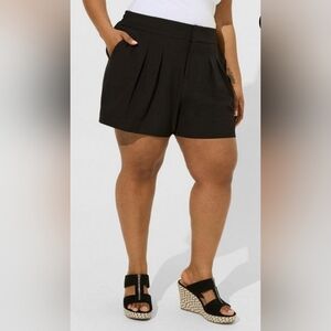 NWT Torrid Wide Leg Studio Crepe Shorts Size 24